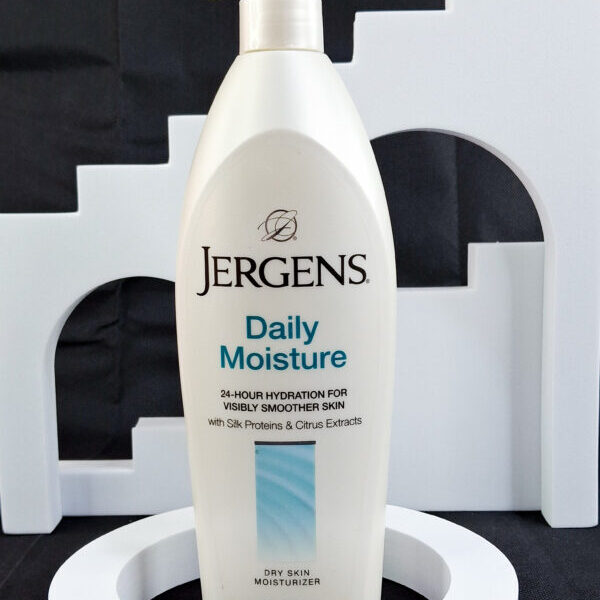 Jergens Daily Moisture with Silk Proteins & Citrus Extracts