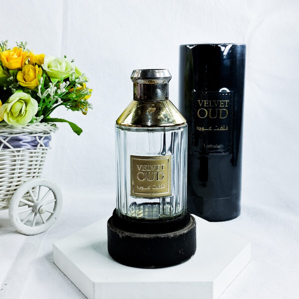 Velvet Oud Eau De Parfum