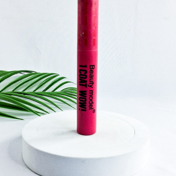 Huda Beauty Model 1 Coat Wow Mascara