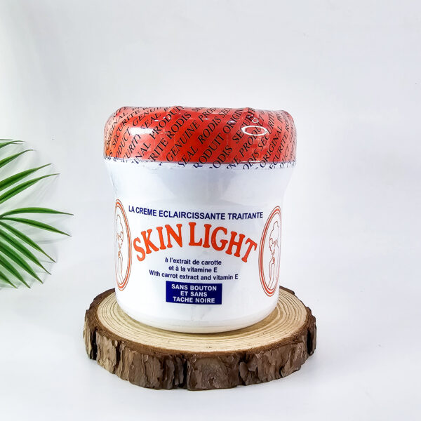 Skin Light La Crème Éclaircissante Traitante