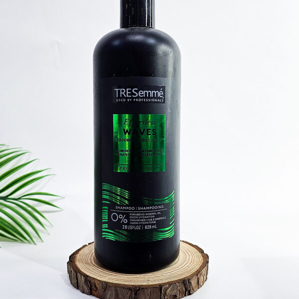 TRESemmé Effortless Waves Shampoo