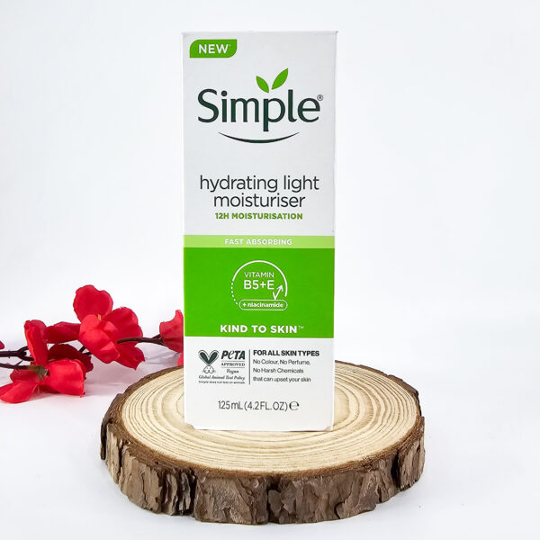 Simple Hydrating Light Moisturiser Vitamin B5 + E + Niacinamide